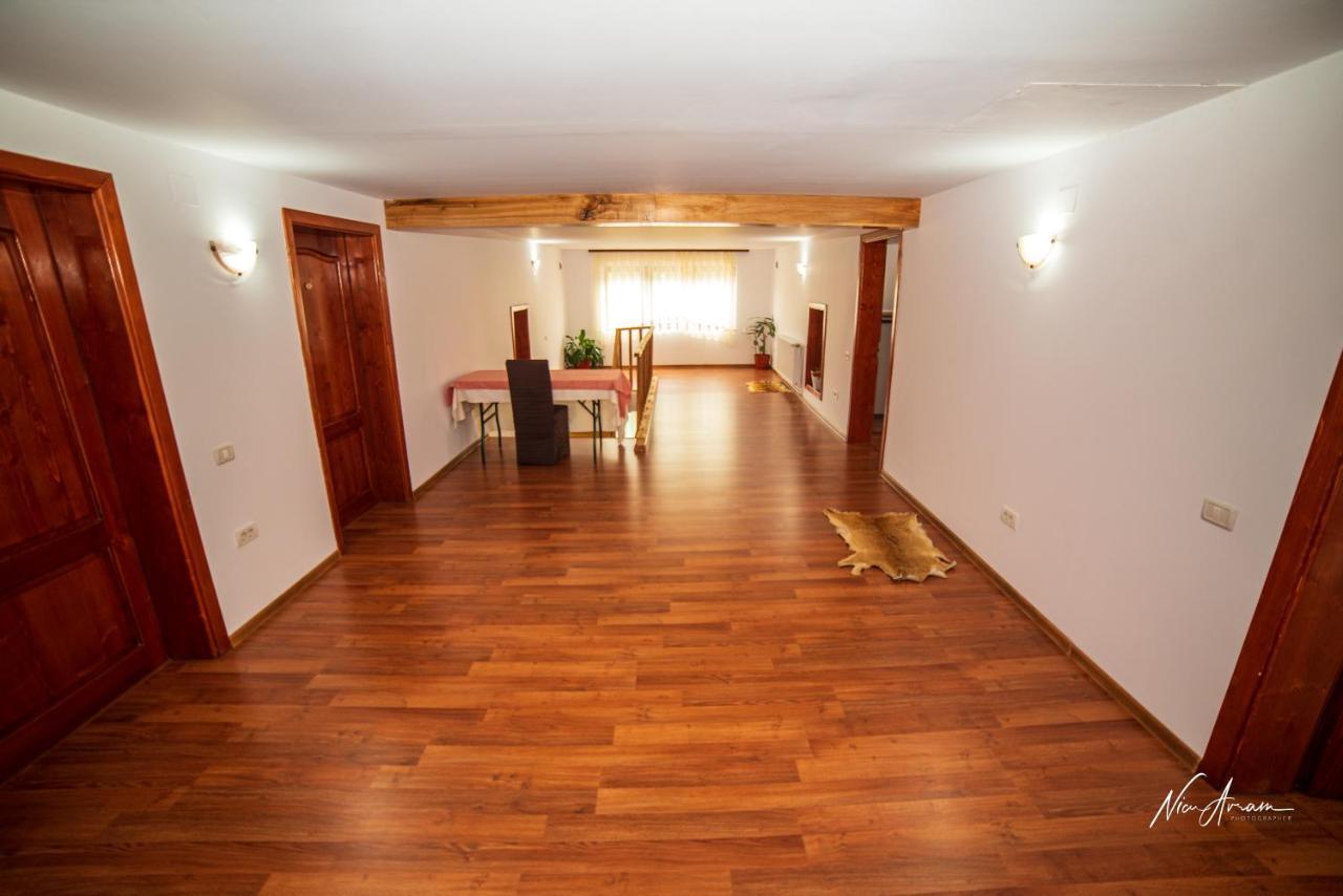 Отель Casa Binu Арьешени Экстерьер фото