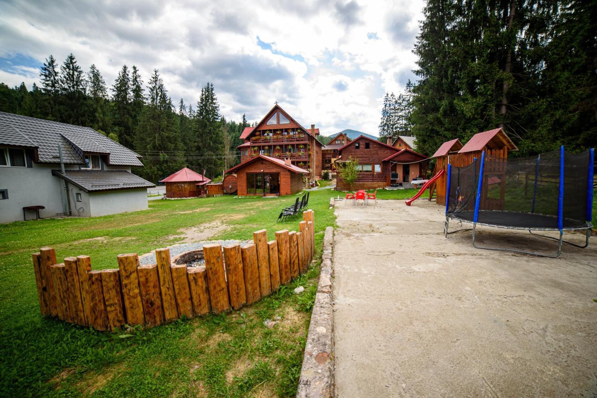 Отель Casa Binu Арьешени Экстерьер фото